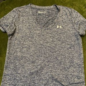 Under Armour Womens headgear vneck top size L